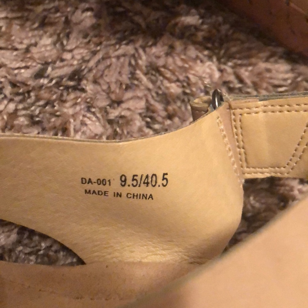 9.5 Nude Wedge Cork Sandals by CL - Picture 2 of 3